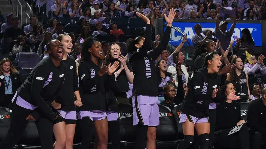 Sports journalists stay silent on WNBA national anthem protest and high school cross country dispute