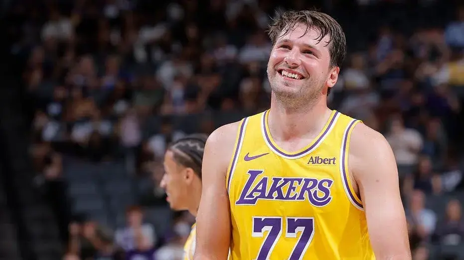 Luka Doncic buys out entire parking lot to give Lakers fans free parking for season opener