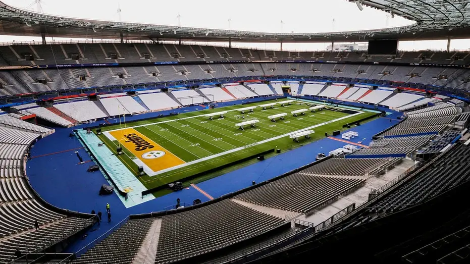 Social media is not digging the Steelers' Paris travel plans ahead of their game in Paris