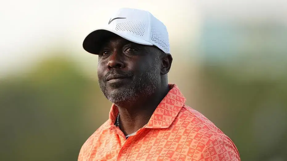 Super Bowl champion Marshall Faulk says he is living with Parkinson's disease