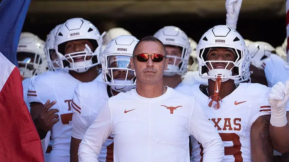 Did Texas use artificial intelligence to call fourth-down play against Florida? Longhorns AD clarifies report
