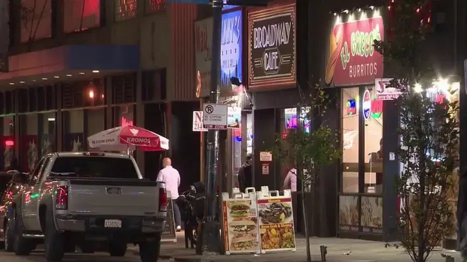Thieves posing as charity workers steal from diners at restaurants, coffee shops in major city