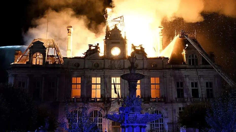 BROADCAST BIAS: Networks show France burning but highlight ‘peaceful’ protesters