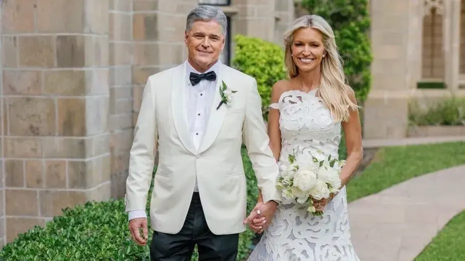 Ainsley Earhardt and Sean Hannity marry at the same church where they got engaged