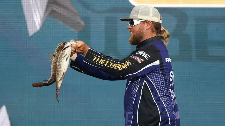 Matt Robertson hauls in 20-pound bag to lead The Champions after Day 1 on Old Hickory Lake