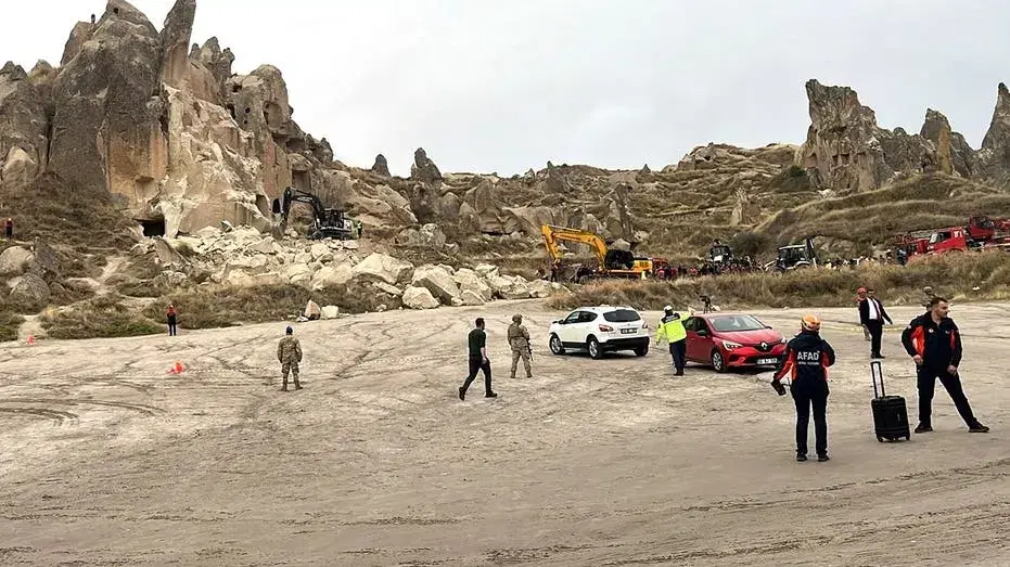 3 killed, 5 injured at popular tourist hot spot after rocks suddenly tumble down