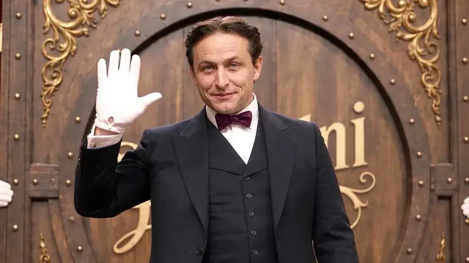 Harry Houdini returns for one final stunt this Halloween in Fox Nation special marking 100th death anniversary