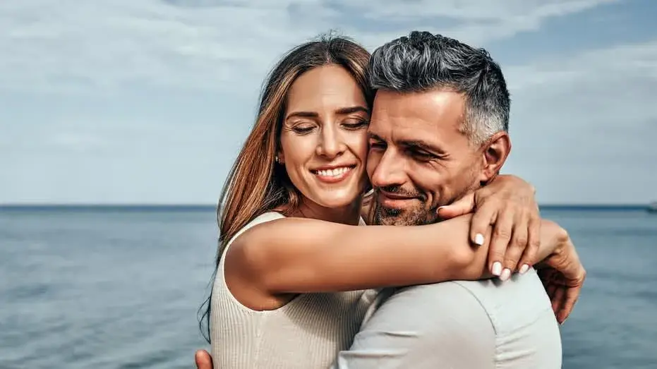 Can a woman be friends with a hot guy without being romantic? Expert pinpoints warning signs