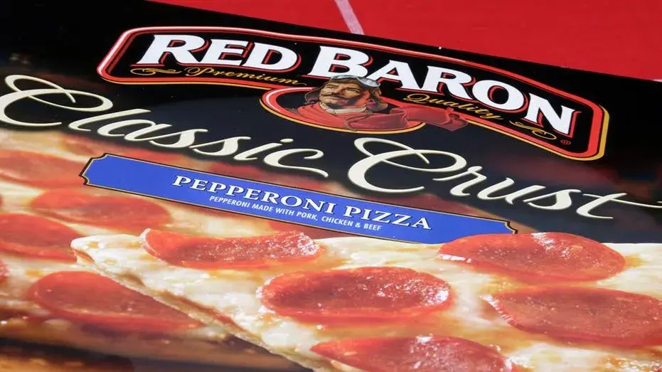 Pizza delivery worker's heartbreaking reaction to cruel prank sparks $680K in donations