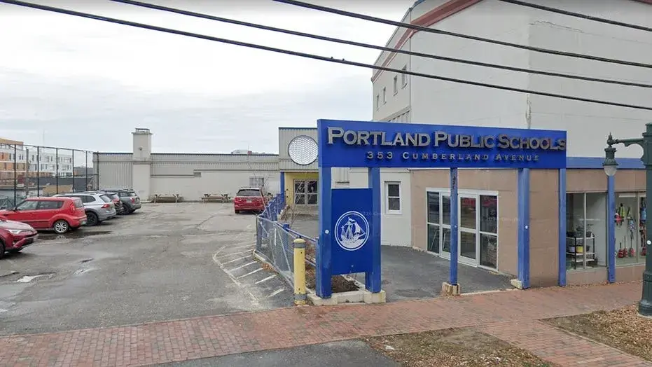 Maine school official raises Muslim religious objections to classroom dogs as district weighs policy changes